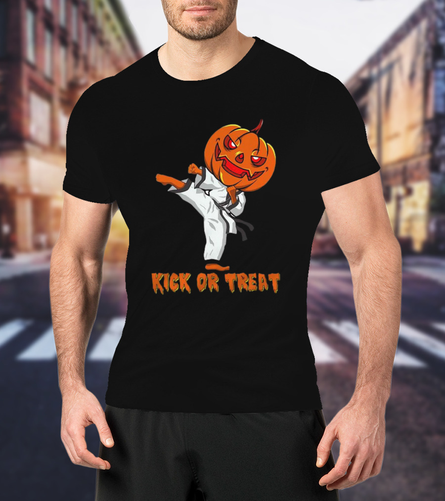 Kick Or Treat Taekwondo Pumpkin Halloween T-Shirt
