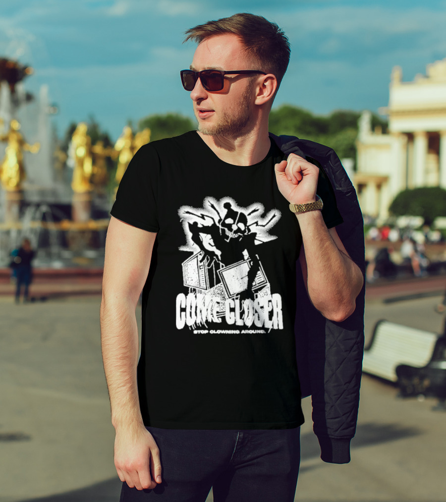 COME CLOSER STOP CLOWNING AROUND Jack-in-the-Box Skeleton With Lightning Effects T-Shirt
