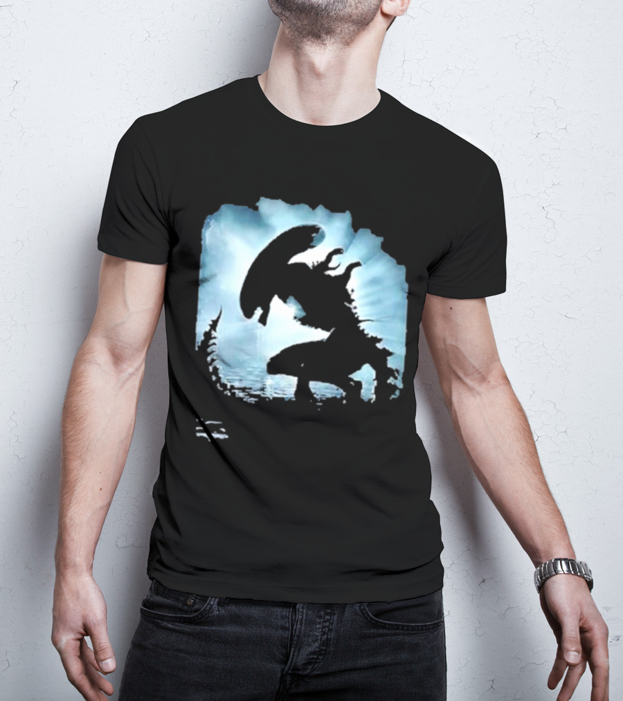 Alien Romulus Silhouette Against Oceanic Horizon 89 Rotten Tomatoes Debut T-Shirt