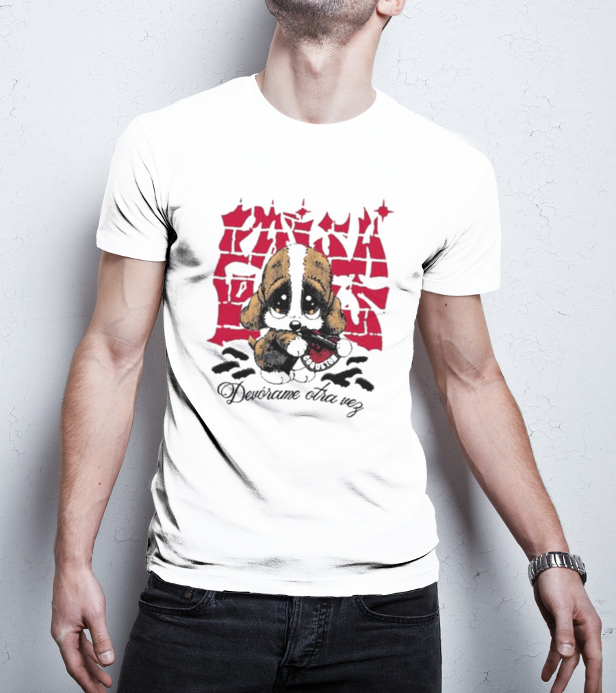 Coqueton Graffiti Style Devorame Otra Vez Puppy Holding Heart T-Shirt