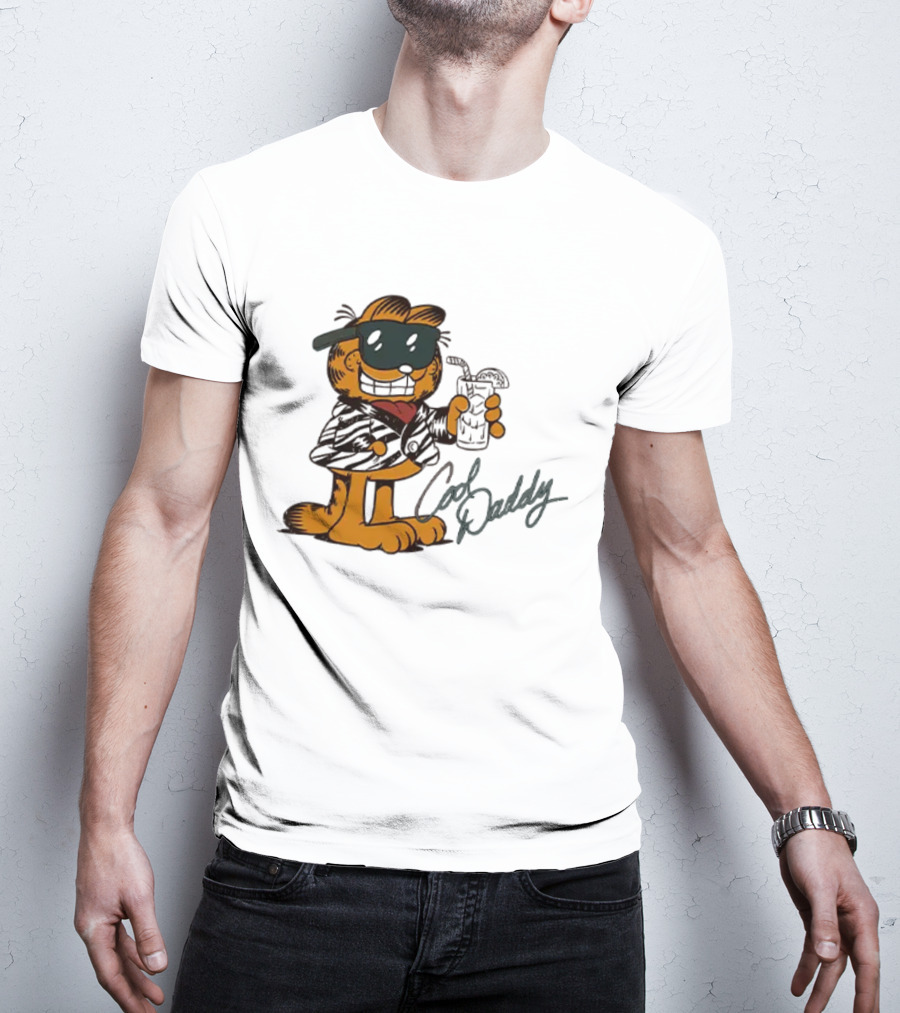 Garfield Cool Daddy Sunglasses Drink T-Shirt
