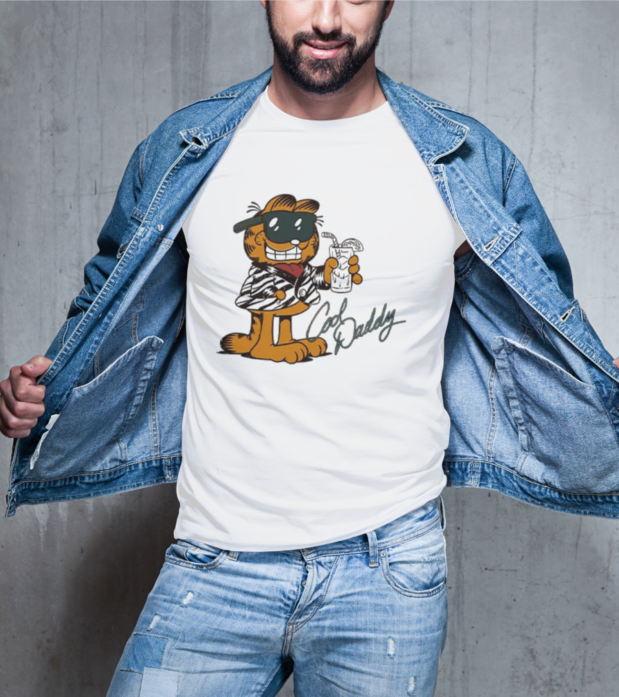 Garfield Cool Daddy Sunglasses Drink T-Shirt