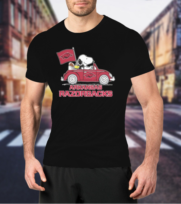 Snoopy And Woodstock Driving Car With Arkansas Razorbacks Flag T-Shirt
