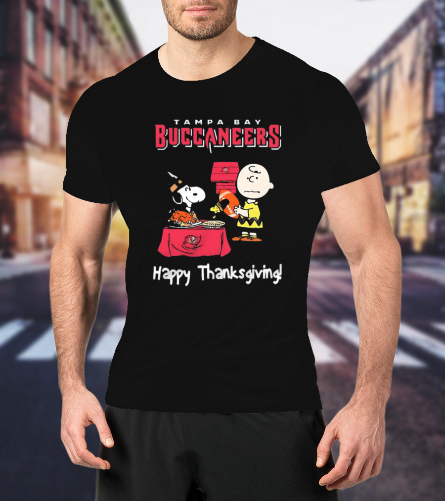 Tampa Bay Buccaneers Peanuts Happy Thanksgiving Football T-Shirt