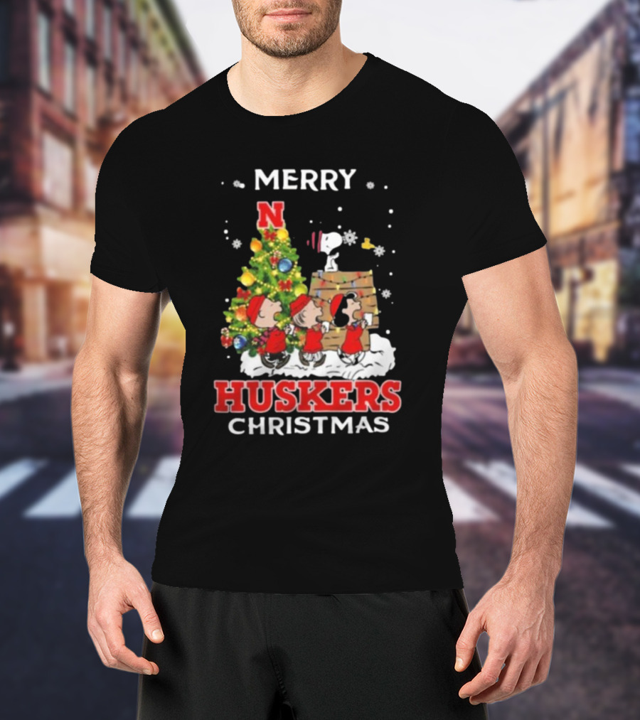 Merry Huskers Christmas Snoopy And Friends Nebraska Cornhuskers T-Shirt