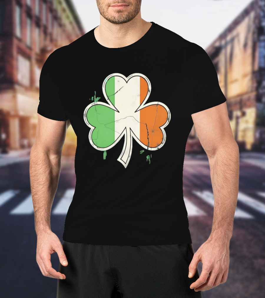 St Patrick's Day Shamrock With Italy Flag T-Shirt
