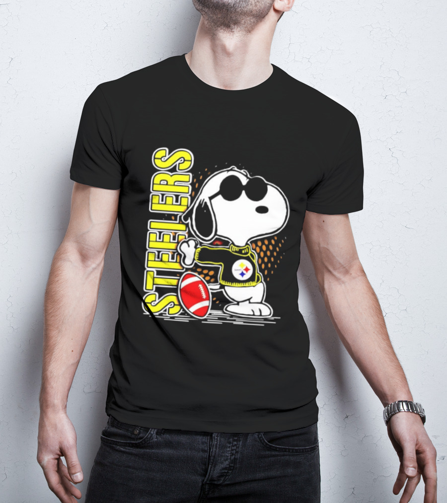 Steelers Snoopy Football Sunglasses Sports T-Shirt