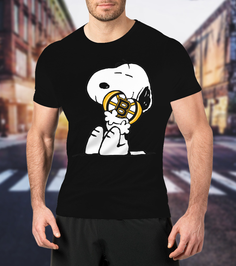 Snoopy Hugging Boston Bruins T-Shirt
