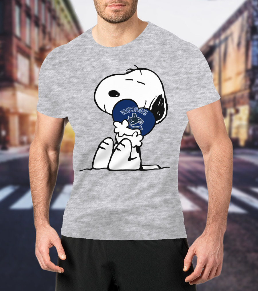 Vancouver Canucks Snoopy Hockey Puck T-Shirt