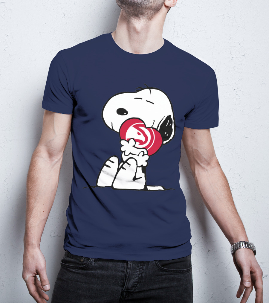 Atlanta Hawks Snoopy Hugging T-Shirt