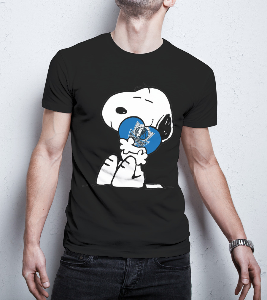 Snoopy Hugging Dallas Mavericks T-Shirt