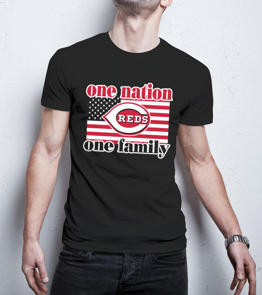 One Nation One Family Cincinnati Reds American Flag T-Shirt
