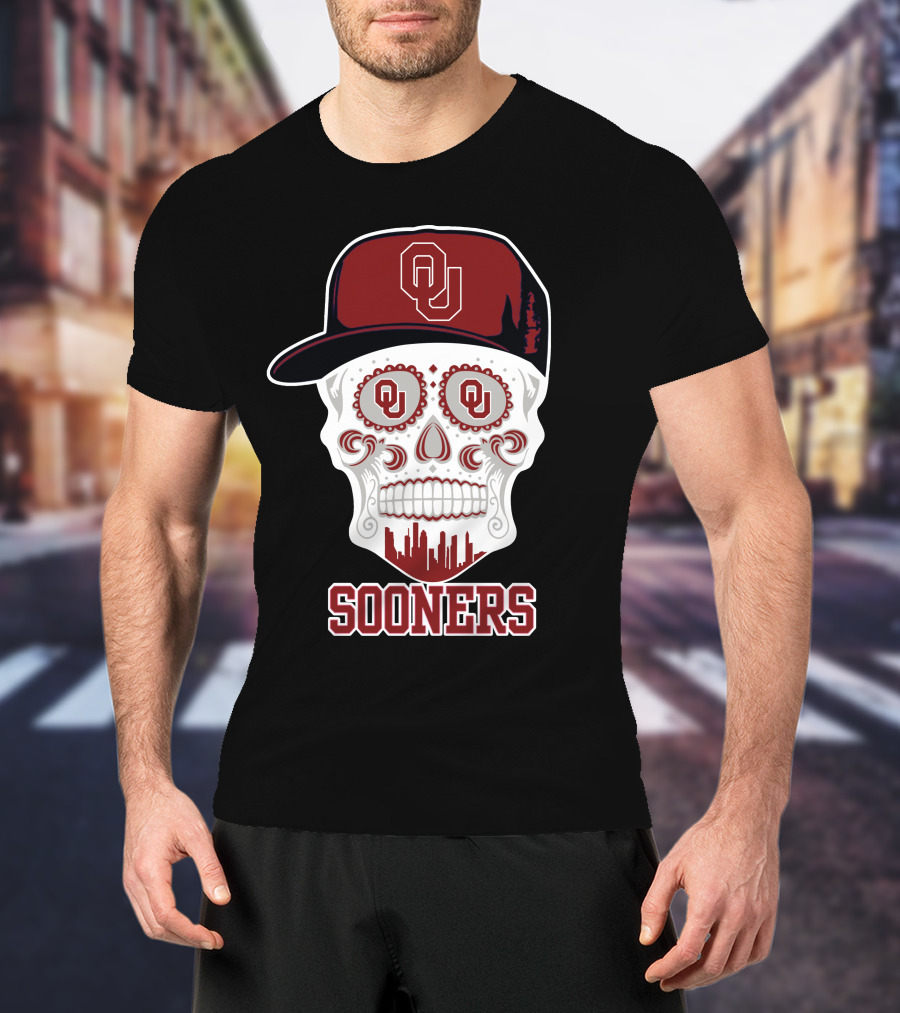 Oklahoma Sooners Skull Ou Hat T-Shirt