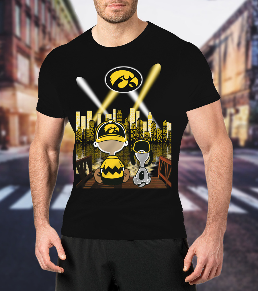 City By Night Iowa Hawkeyes 68 Fan And Dog On Dock Silhouette T-Shirt