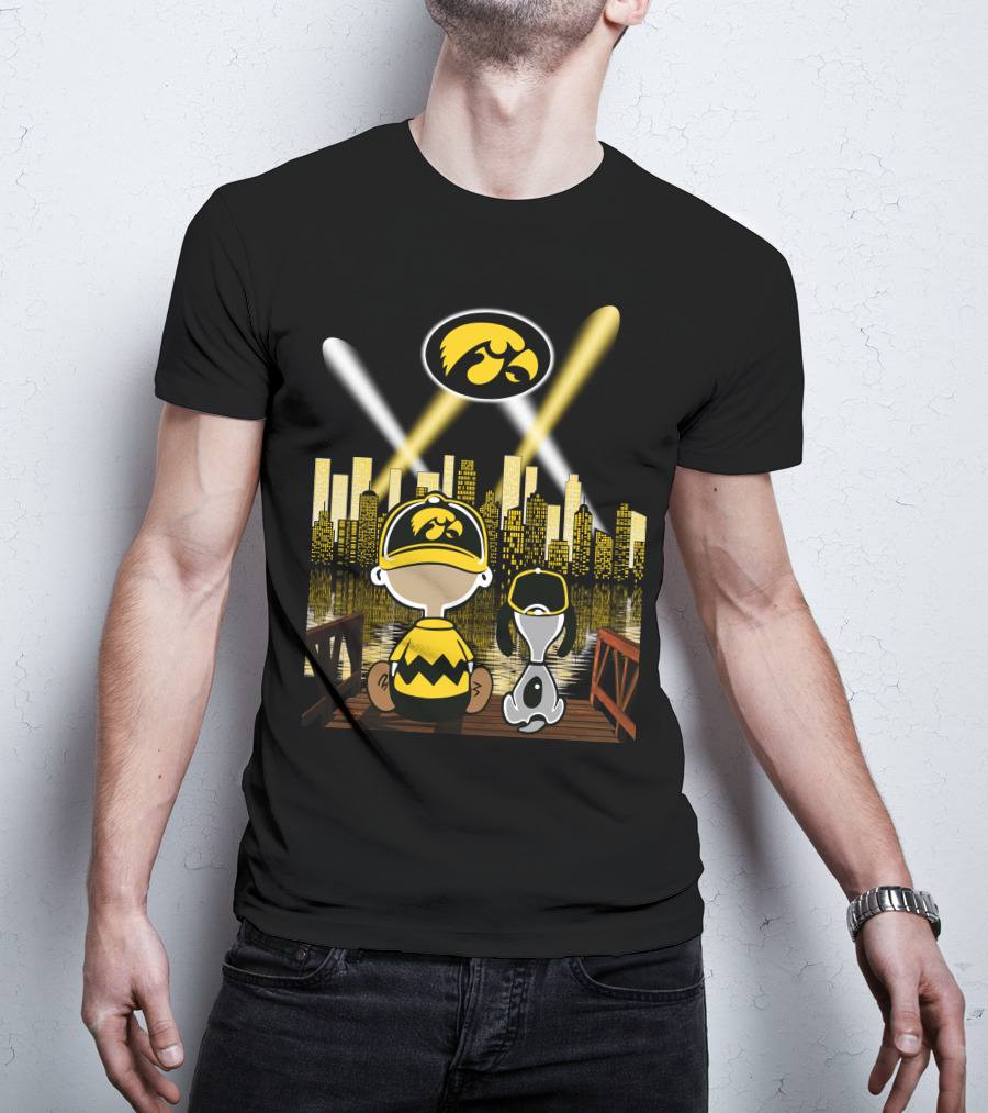 City By Night Iowa Hawkeyes 68 Fan And Dog On Dock Silhouette T-Shirt