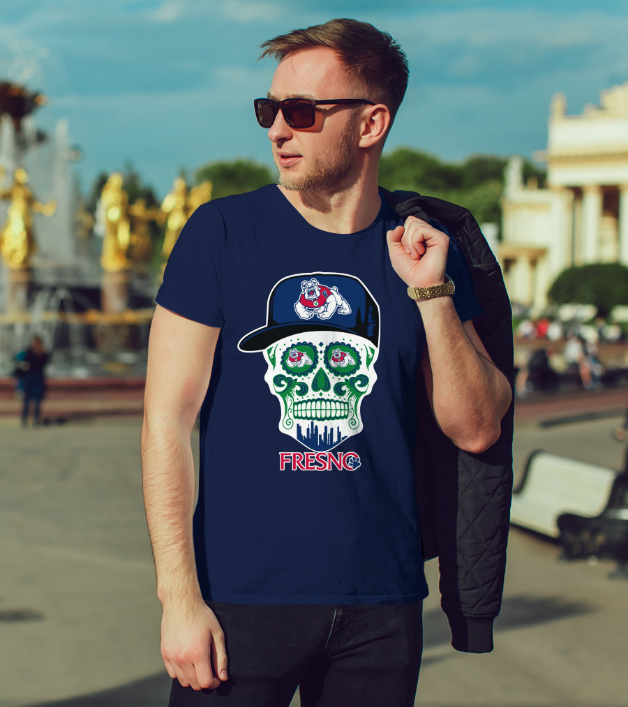 Fresno State Bulldogs Skull Artwork With Bulldog Hat And City Skyline T-Shirt