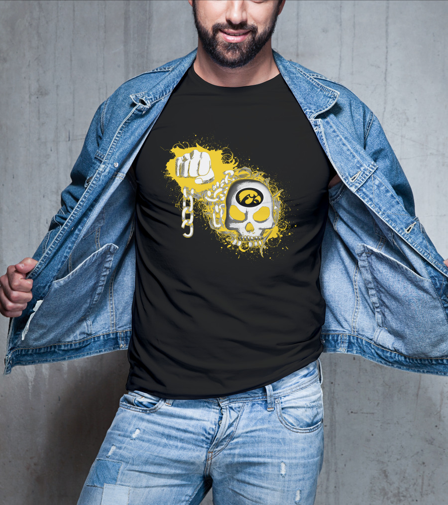 Iowa Hawkeyes Skull And Chain T-Shirt