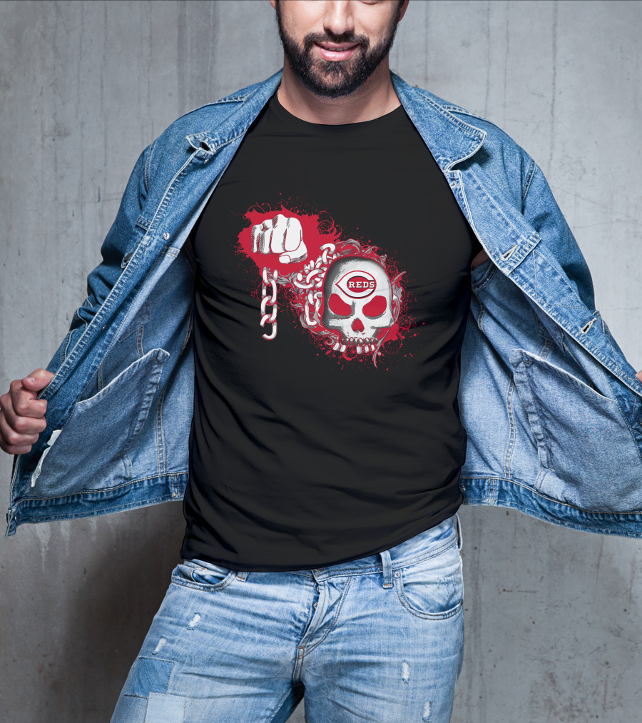 Cincinnati Reds Skull And Chain T-Shirt