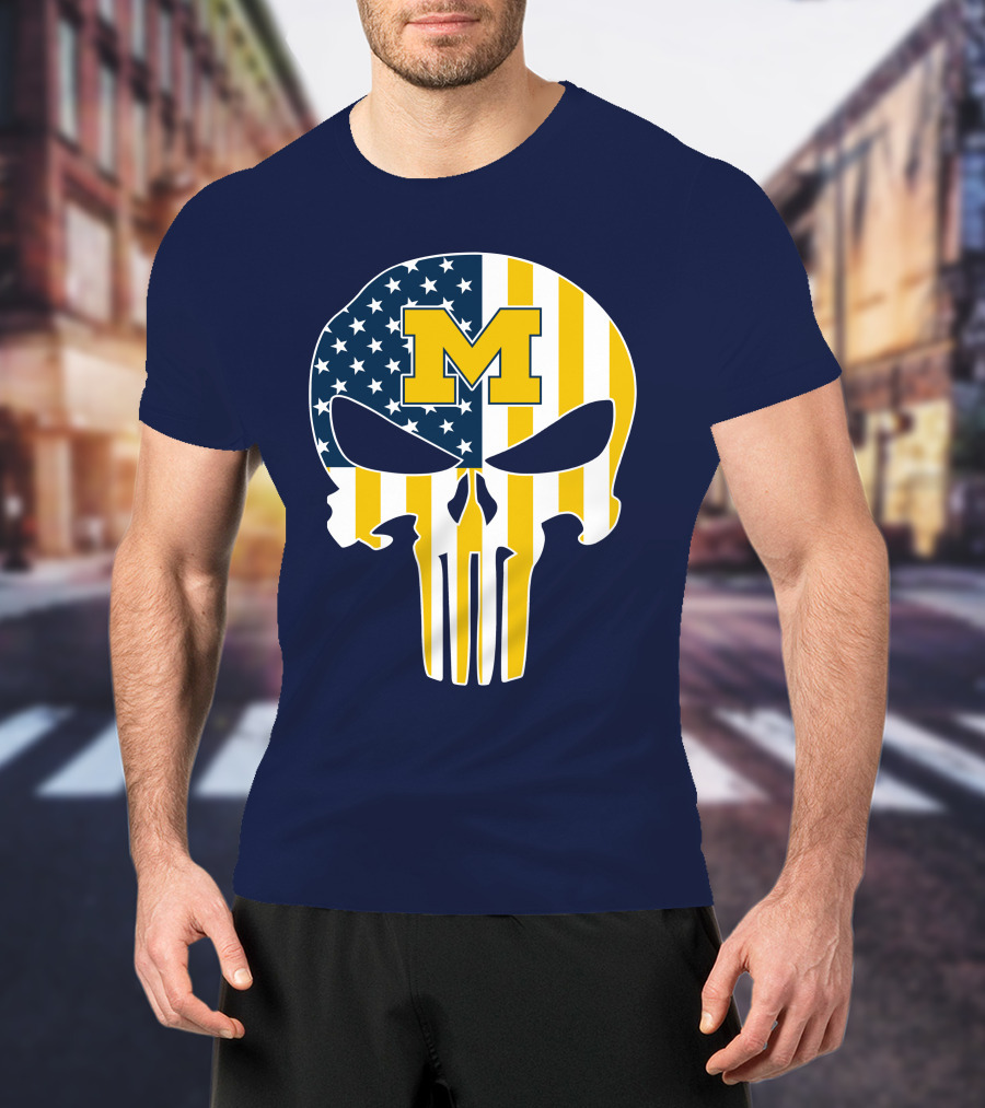 Michigan Wolverines Punisher Skull American Flag M T-Shirt