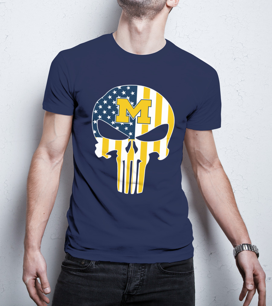 Michigan Wolverines Punisher Skull American Flag M T-Shirt