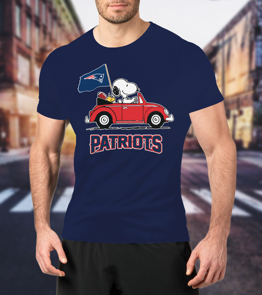 New England Patriots Snoopy Driving Classic Red Car With Flag T-Shirt