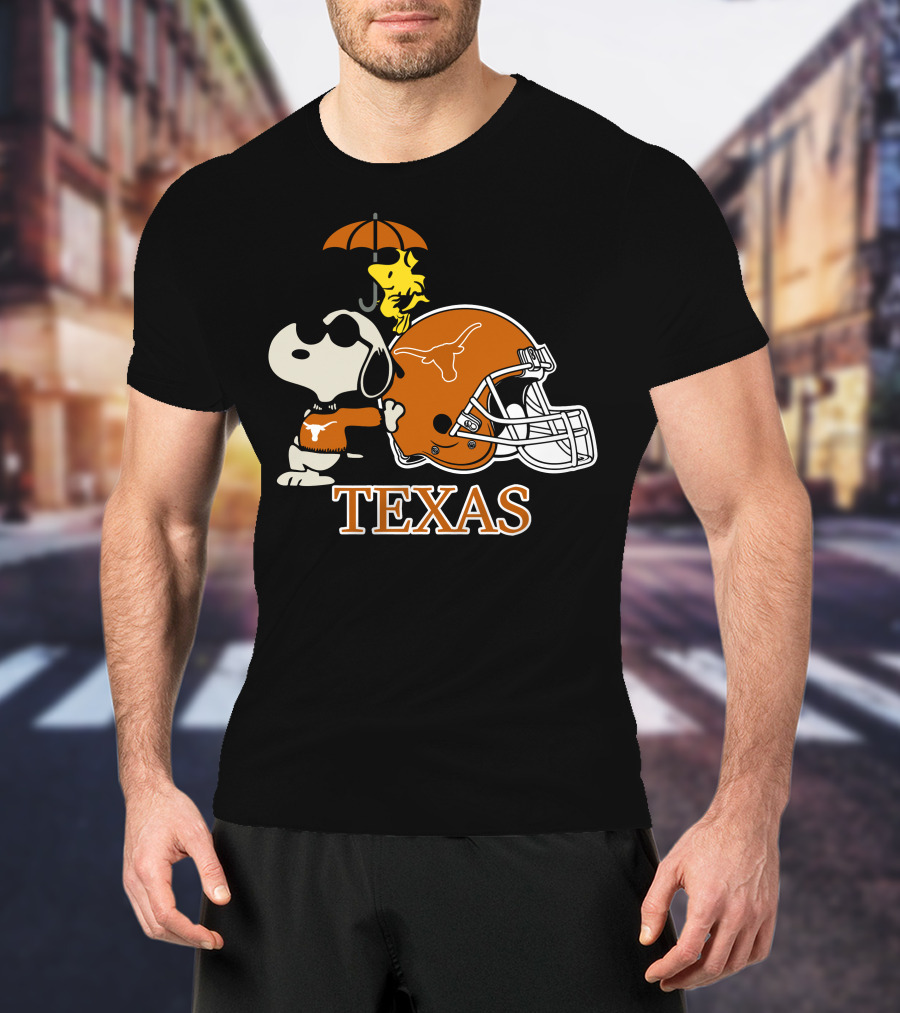 Texas Longhorns Snoopy Woodstock Football Helmet T-Shirt