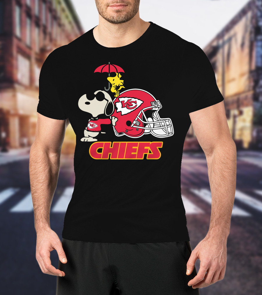 Kansas City Chiefs Snoopy Woodstock Helmet Chiefs T-Shirt