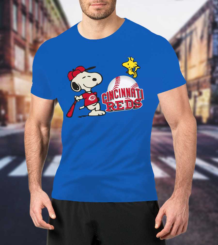 Cincinnati Reds Snoopy Woodstock Baseball T-Shirt