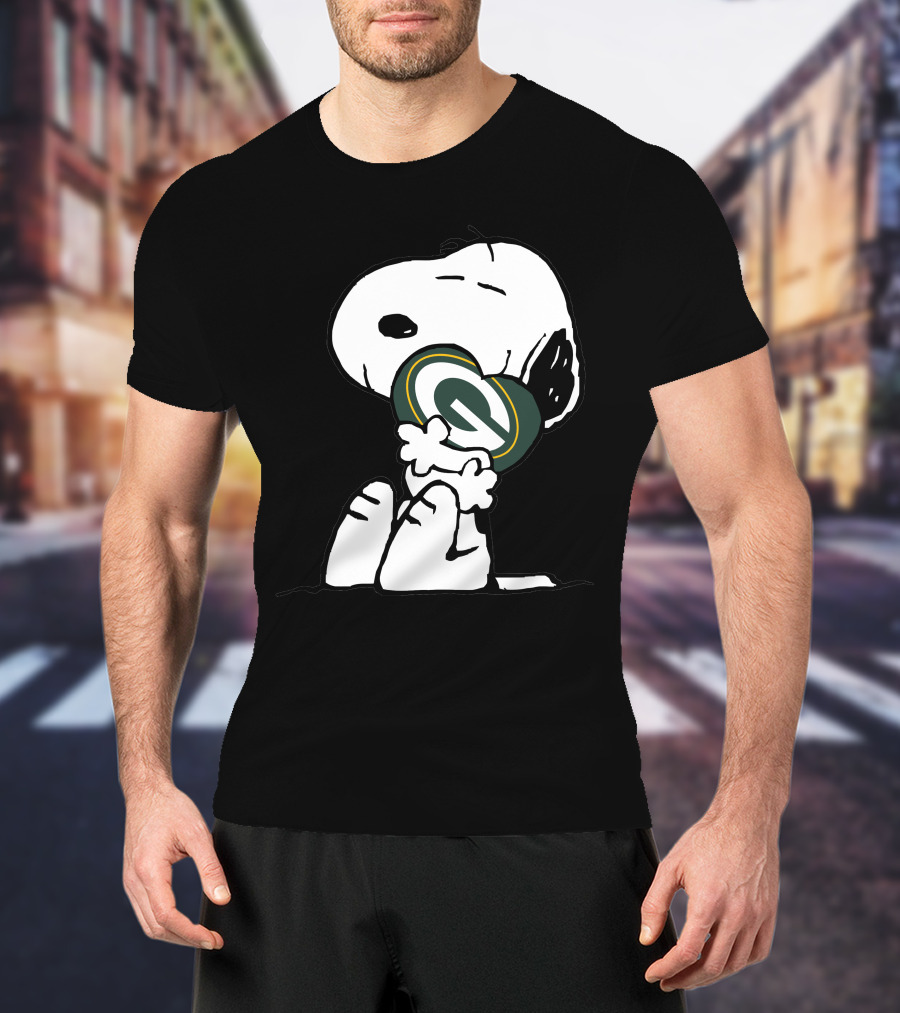 Snoopy Hugging Green Bay Packers T-Shirt