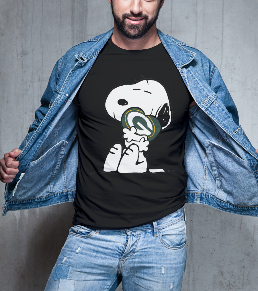 Snoopy Hugging Green Bay Packers T-Shirt