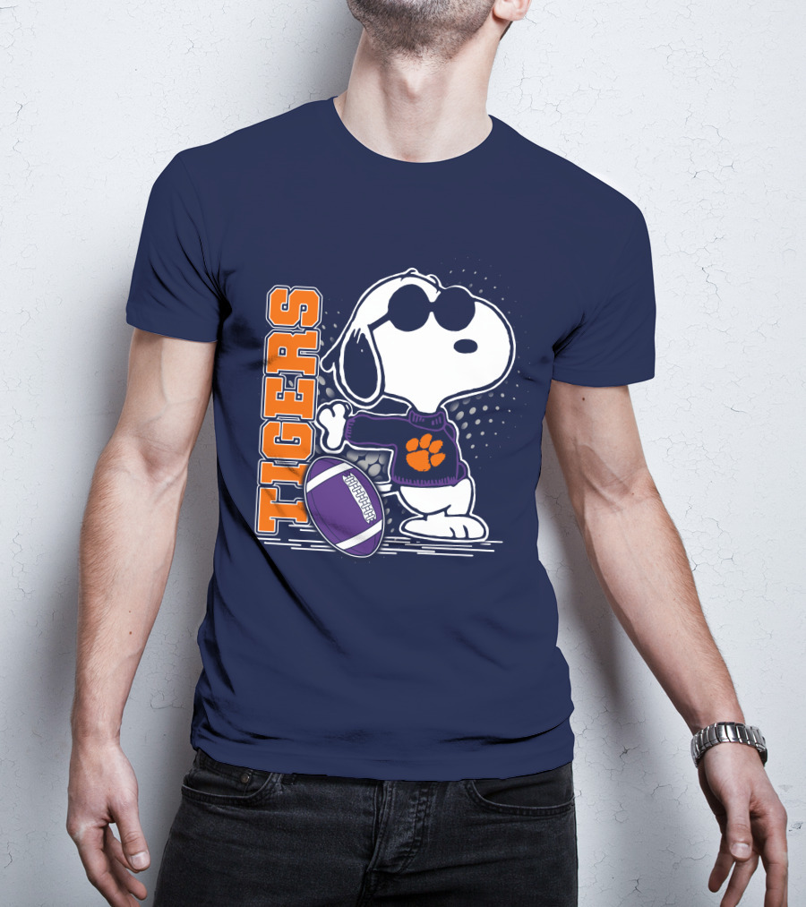 Tigers Snoopy Clemson Football Paw Print T-Shirt