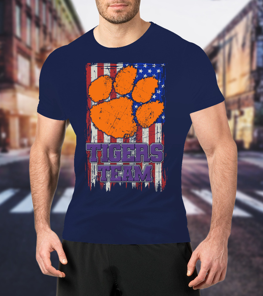 Clemson Tigers Team American Flag Paw Print T-Shirt