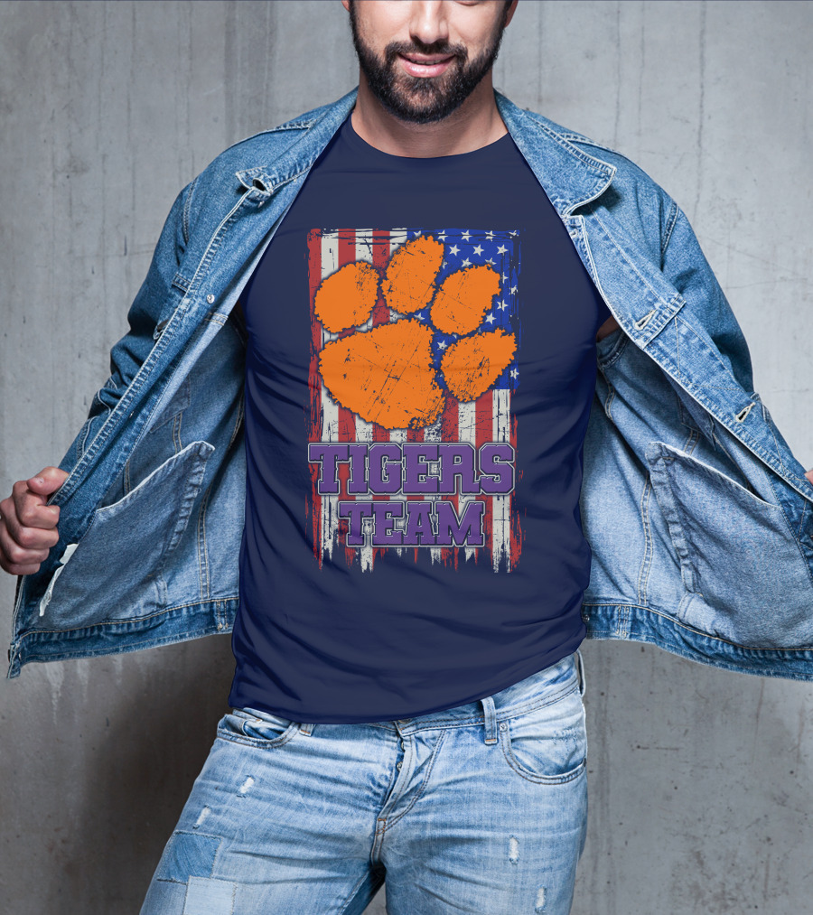 Clemson Tigers Team American Flag Paw Print T-Shirt