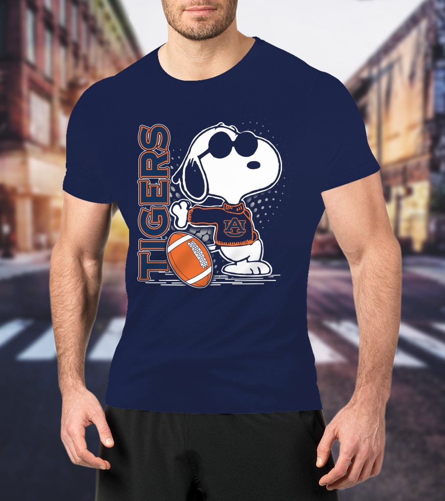 Snoopy Auburn Tigers Football T-Shirt
