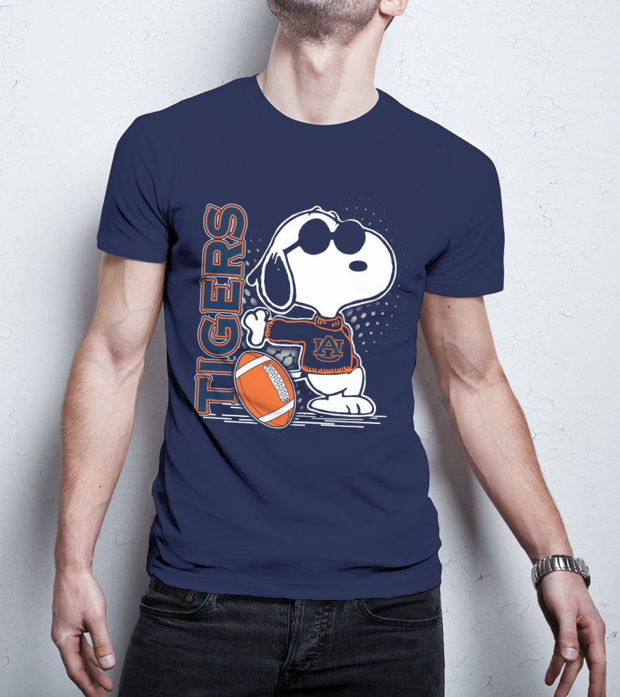 Snoopy Auburn Tigers Football T-Shirt