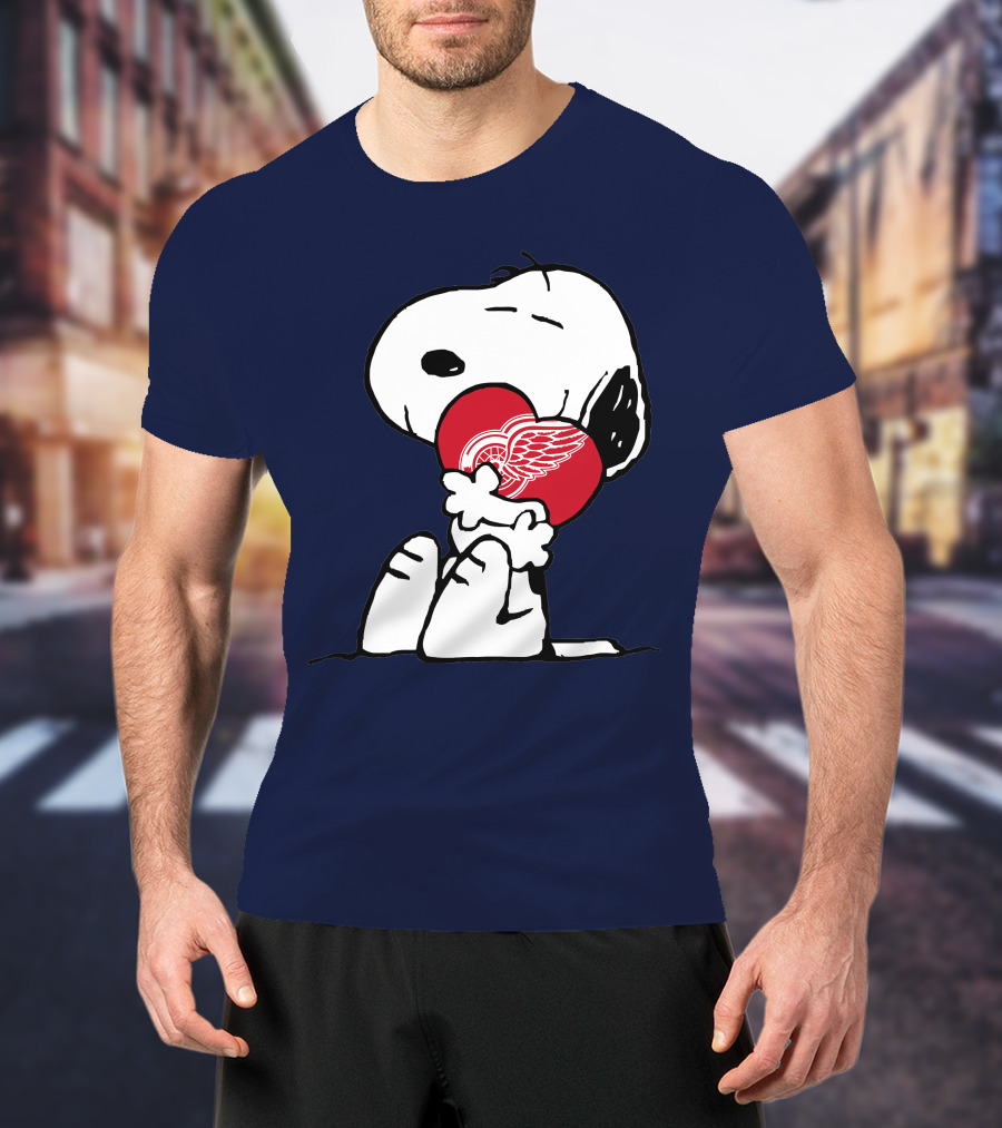 Detroit Redwings Snoopy Hugging Heart T-Shirt