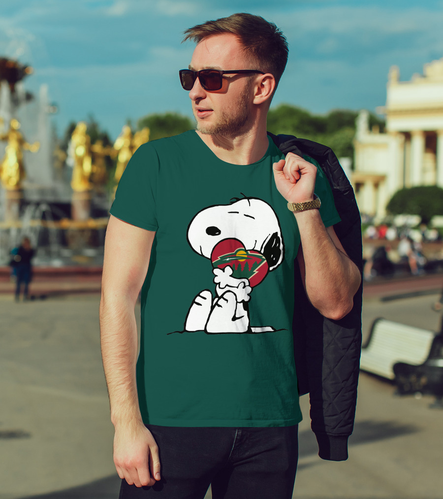 Snoopy Holding Minnesota Wild Heart T-Shirt