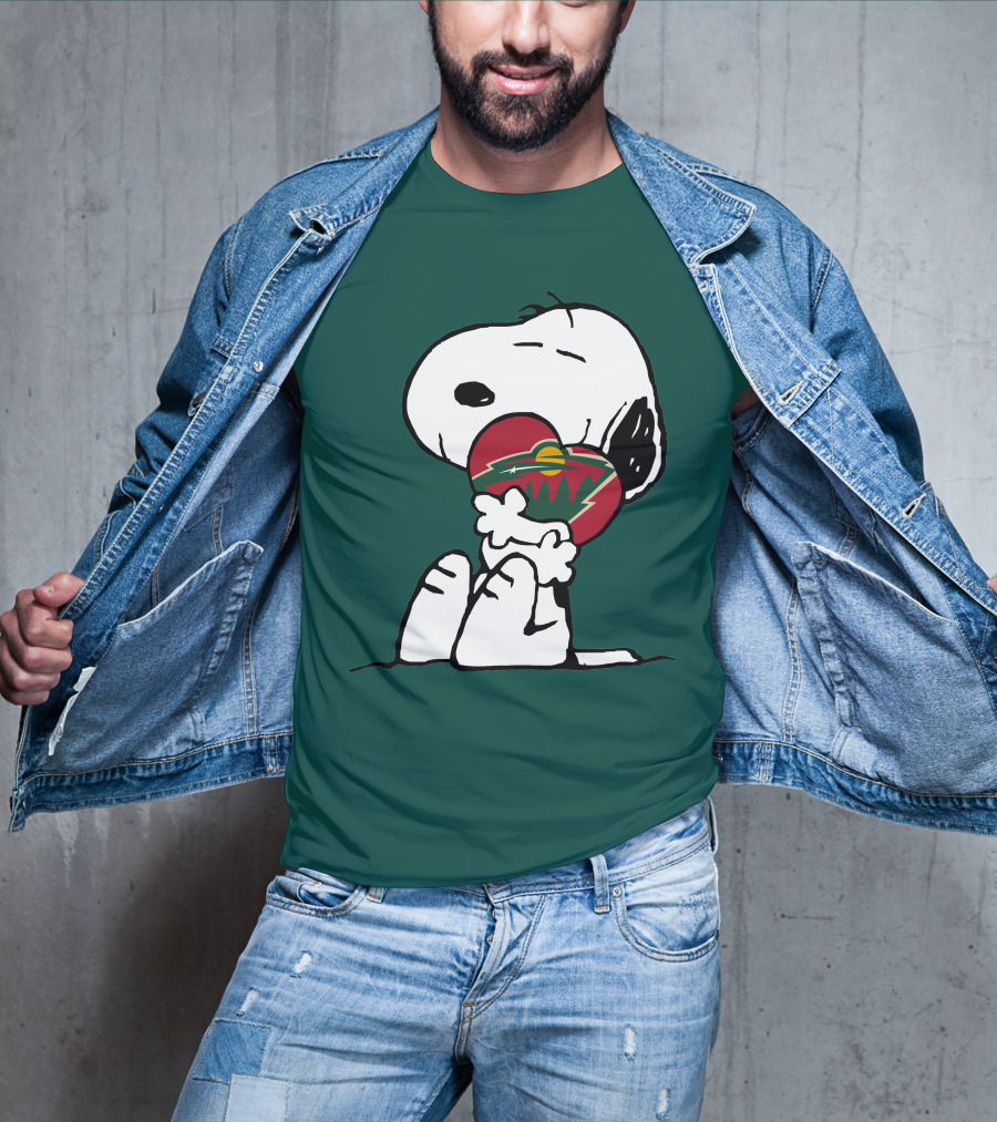 Snoopy Holding Minnesota Wild Heart T-Shirt