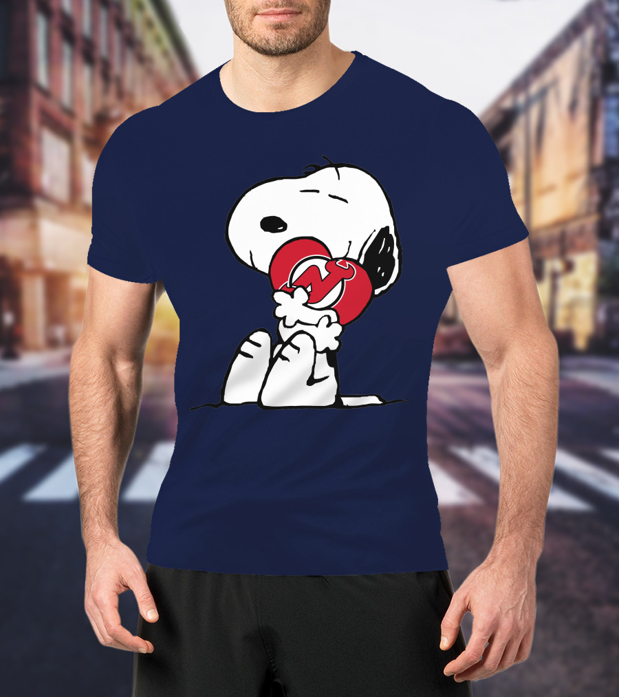 New Jersey Devils Snoopy Hugging Hockey T-Shirt