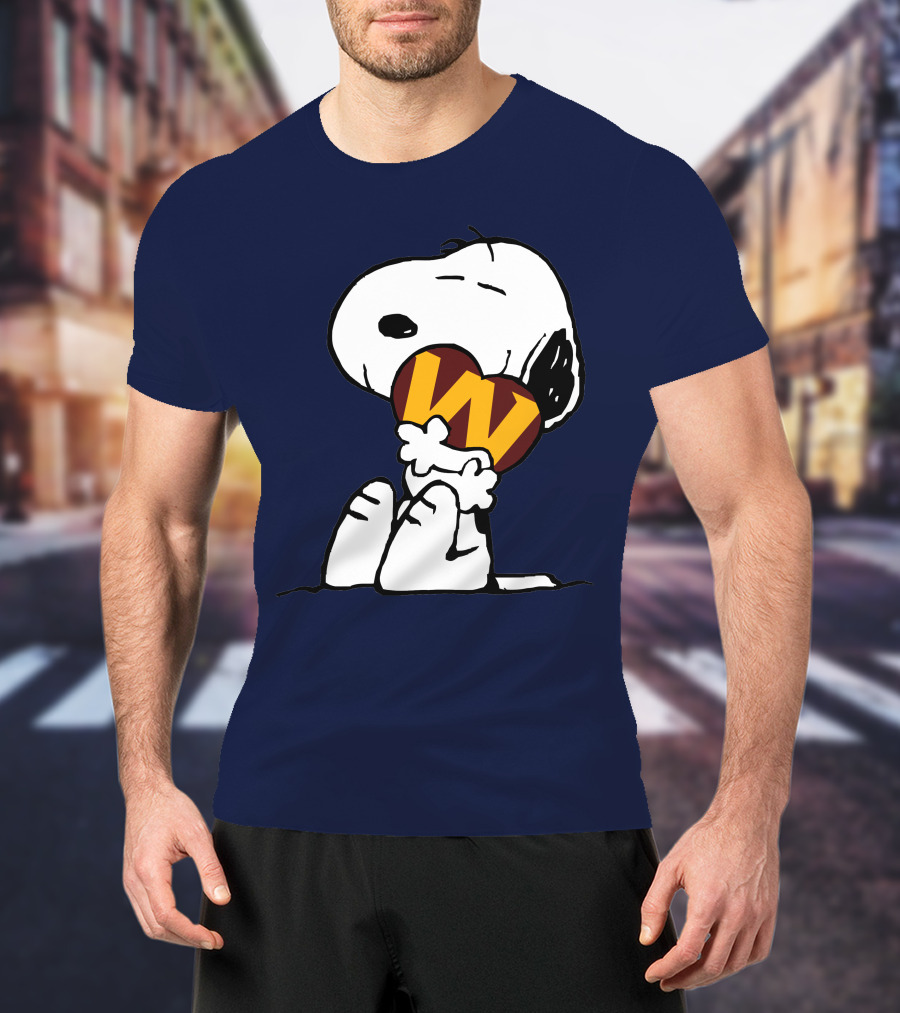 Snoopy Hugging Washington Football Heart T-Shirt