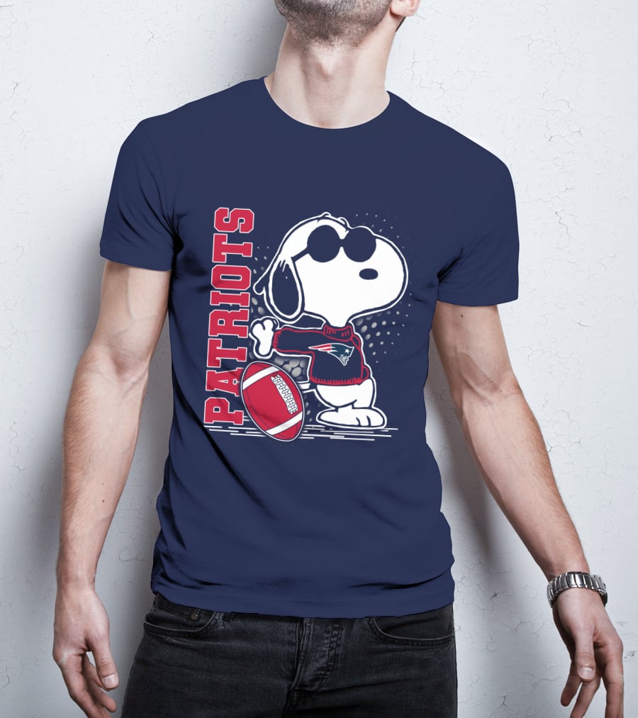 Patriots New England Football Snoopy T-Shirt