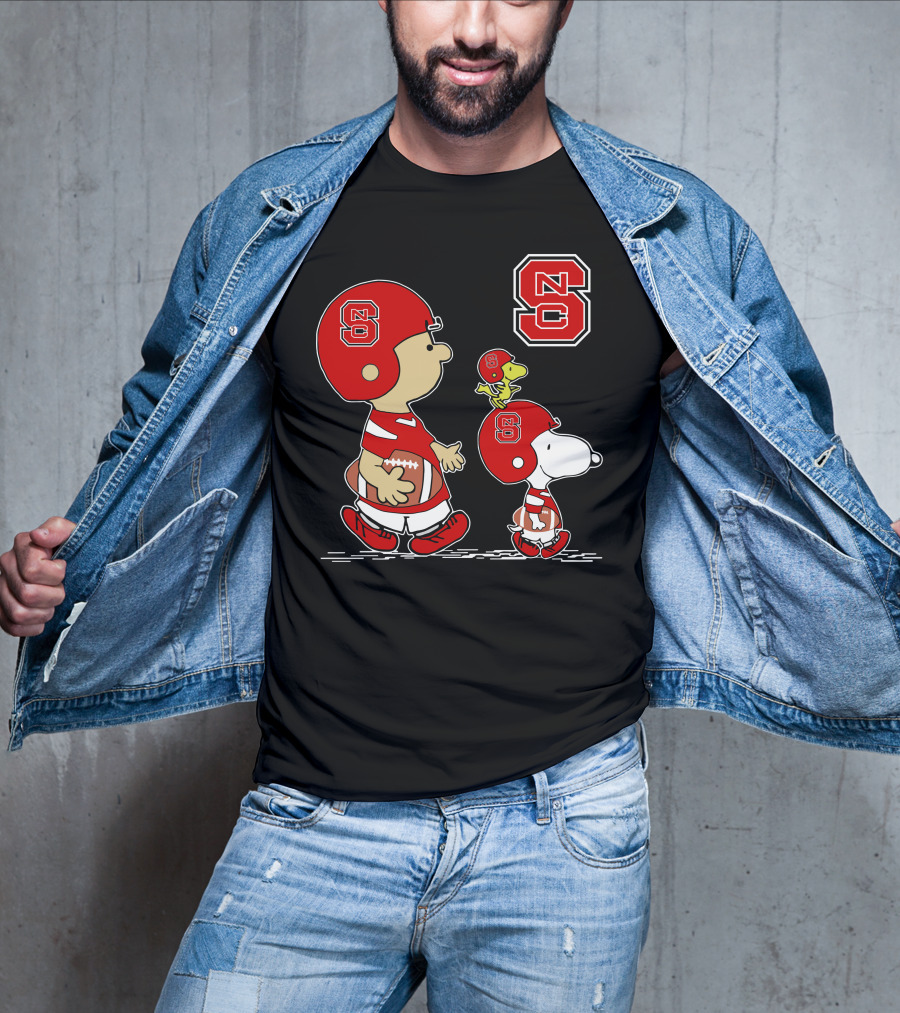 NC State Wolfpack Snoopy Woodstock Football Cartoon T-Shirt