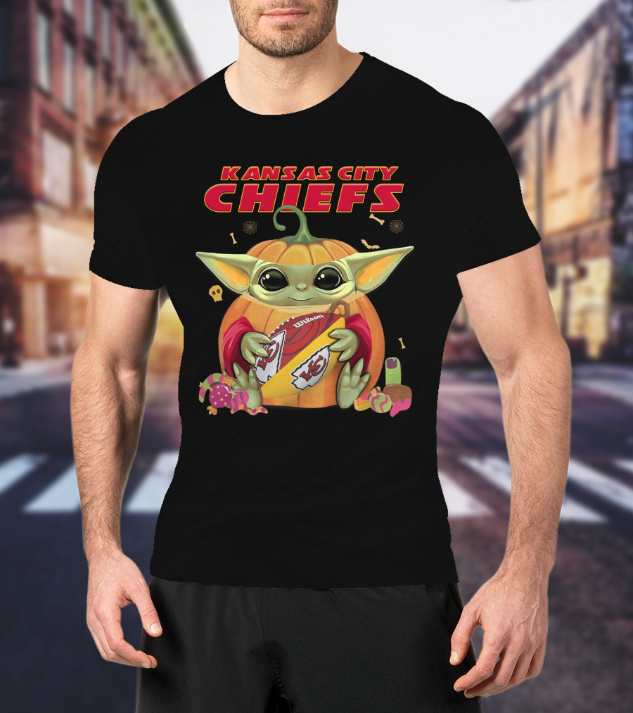 Kansas City Chiefs Yoda Pumpkin Football Halloween Style T-Shirt