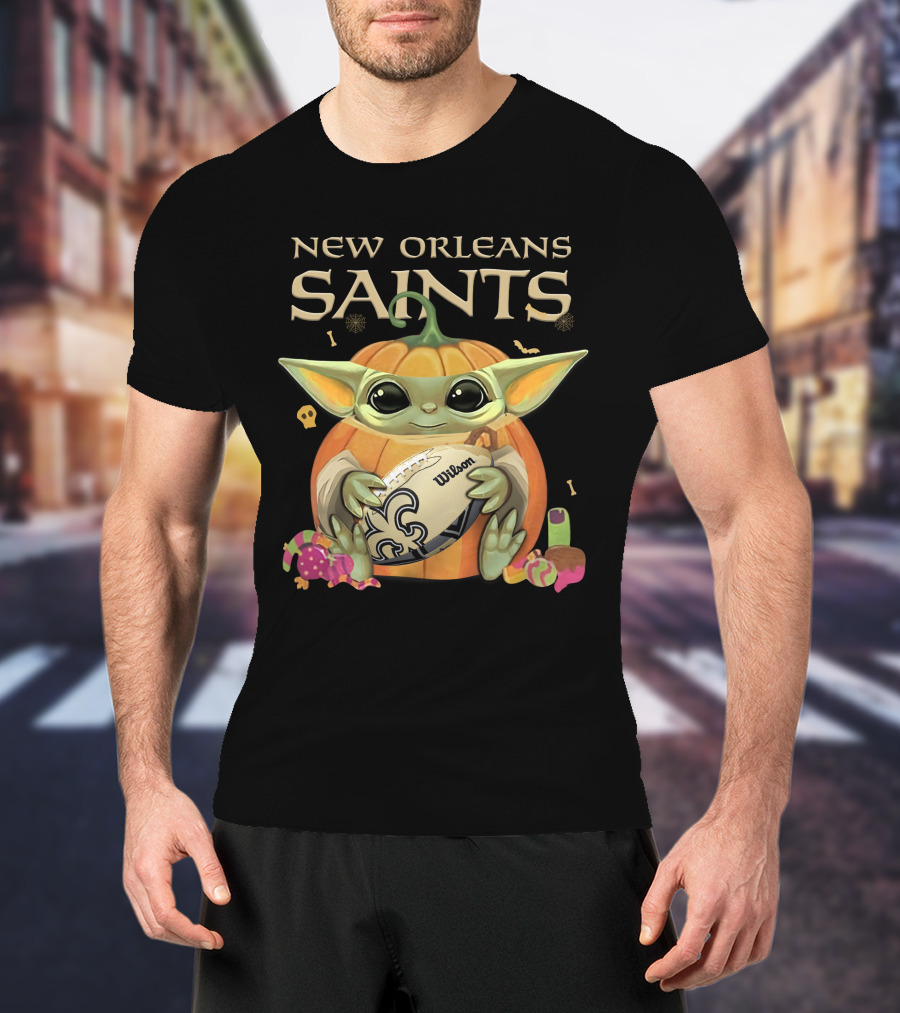 Yoda New Orleans Saints Halloween Football Pumpkin Wilson Ball T-Shirt