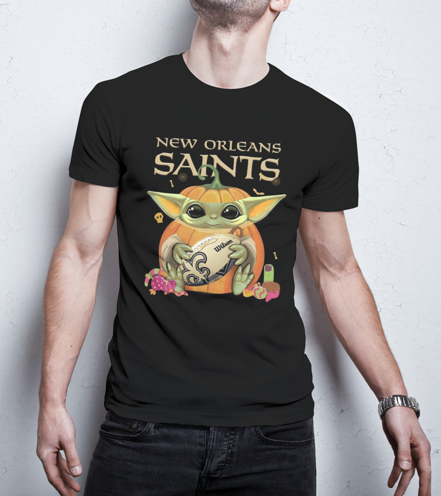 Yoda New Orleans Saints Halloween Football Pumpkin Wilson Ball T-Shirt
