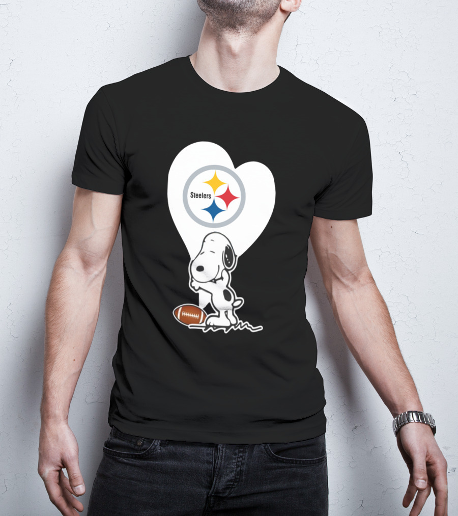 Pittsburgh Steelers Snoopy Heart And Football T-Shirt