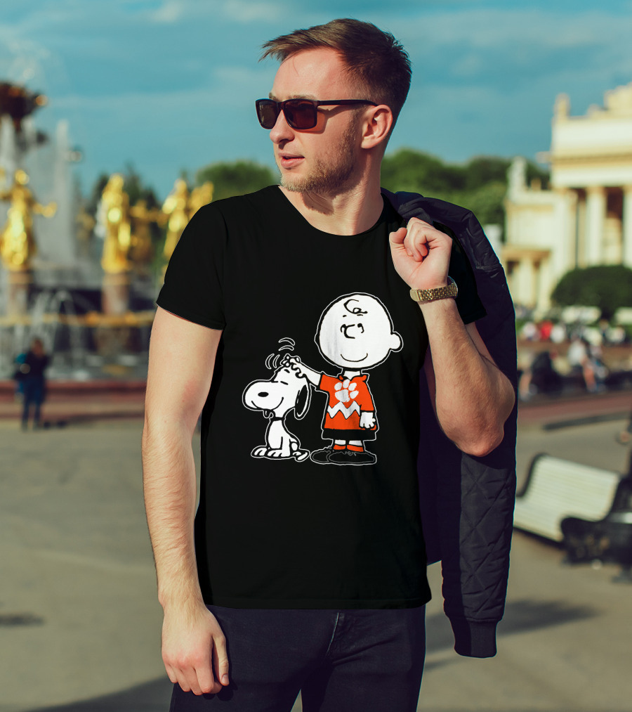 Clemson Tigers Football Paw Print On Charlie Brown With Snoopy T-Shirt