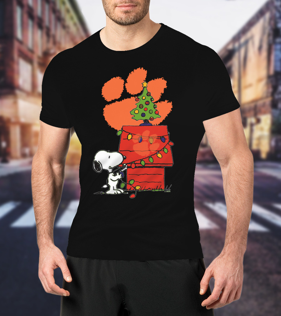Clemson Tigers Snoopy Christmas Lights Dog House Peanuts Football T-Shirt