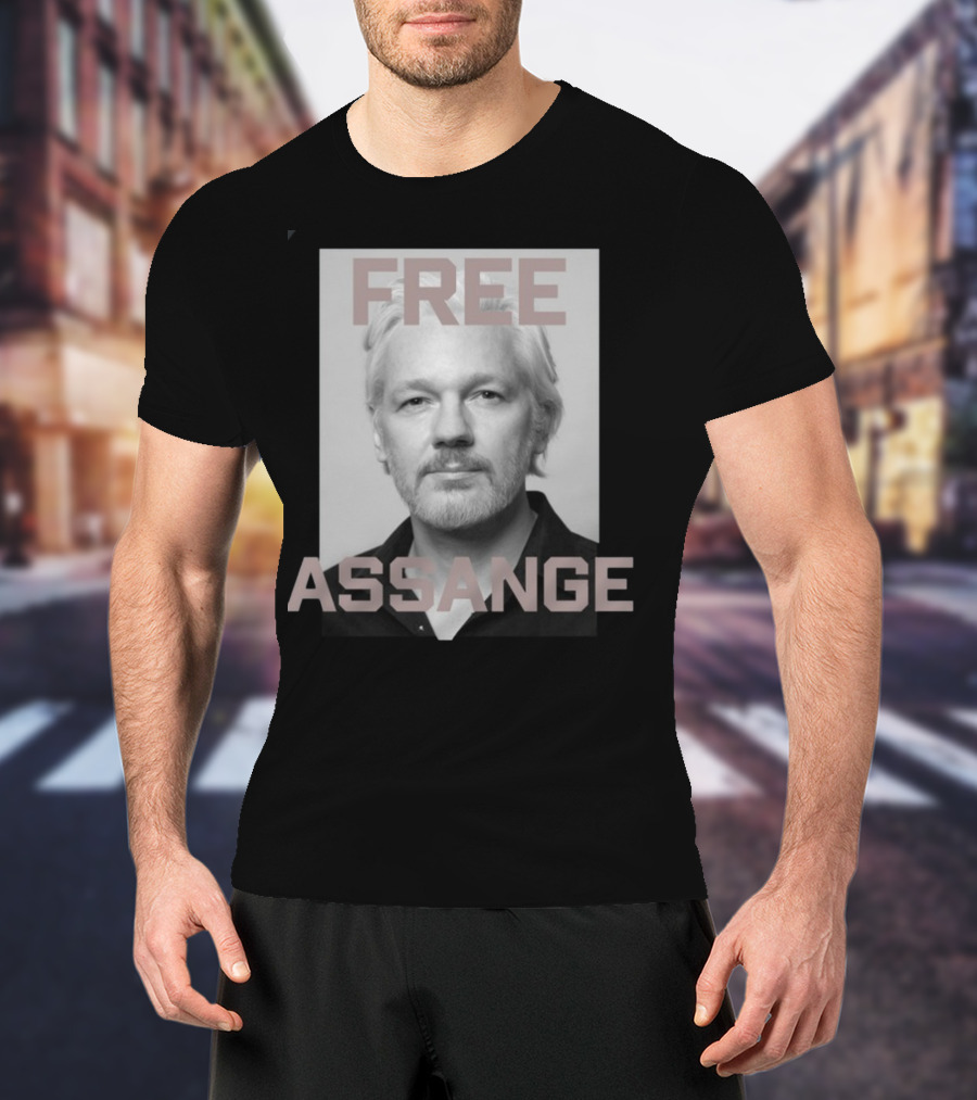 Kari Lake Wearing Free Assange T-Shirt