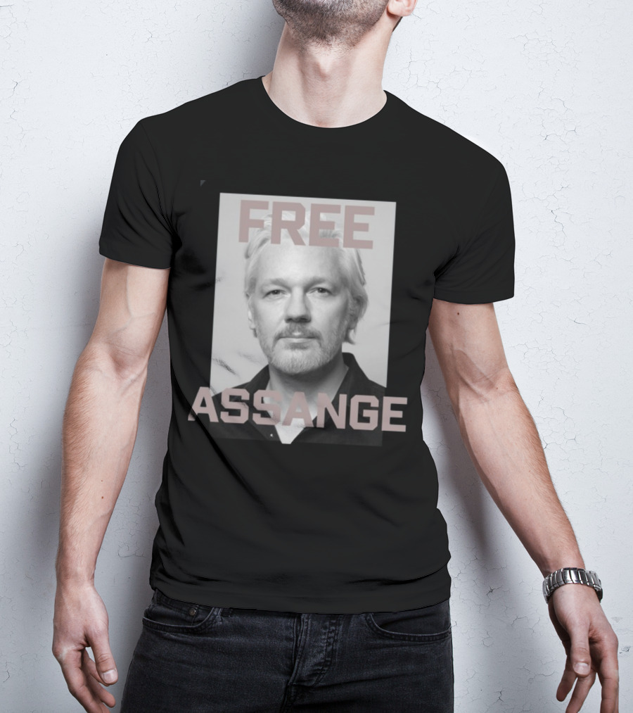 Kari Lake Wearing Free Assange T-Shirt